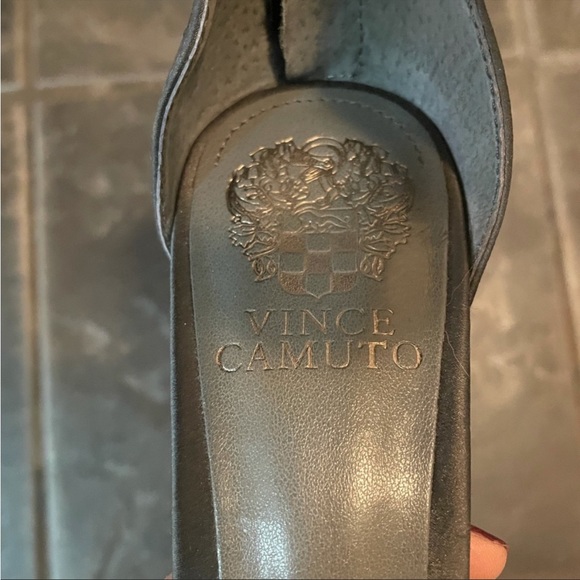 Vince Camuto heels - Picture 2 of 5
